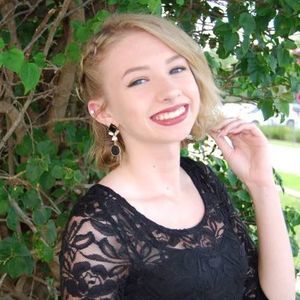 Meet your Posher, Alexia